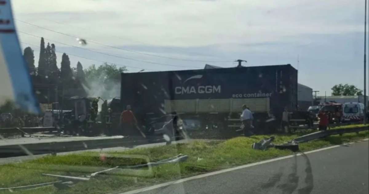 Cinco muertos en Ruta 9: impactante choque entre dos camiones y un auto