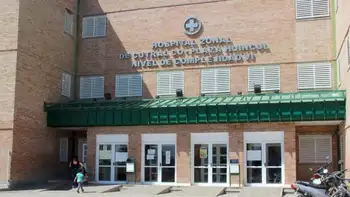 Accidente fatal en Plaza Huincul: Motociclista de 39 años muere y otro está grave